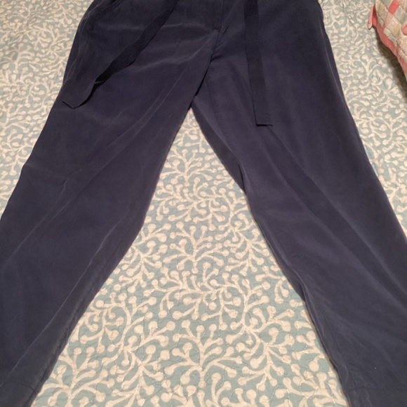Gap navy pant size small - stretch at back. - Picture 7 of 16